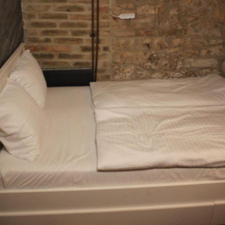 Alba Hostel Praag Buitenkant foto