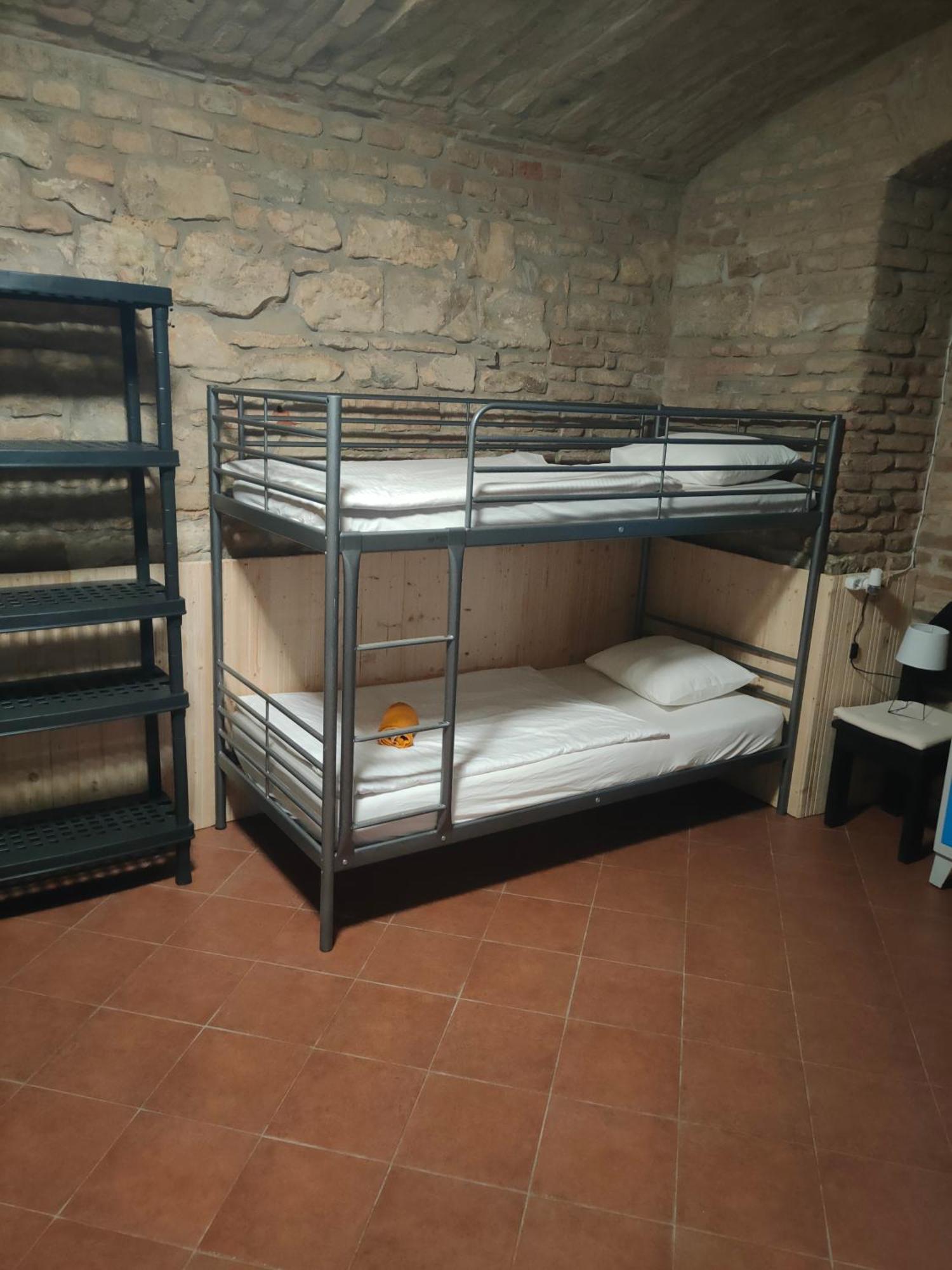 Alba Hostel Praag Buitenkant foto