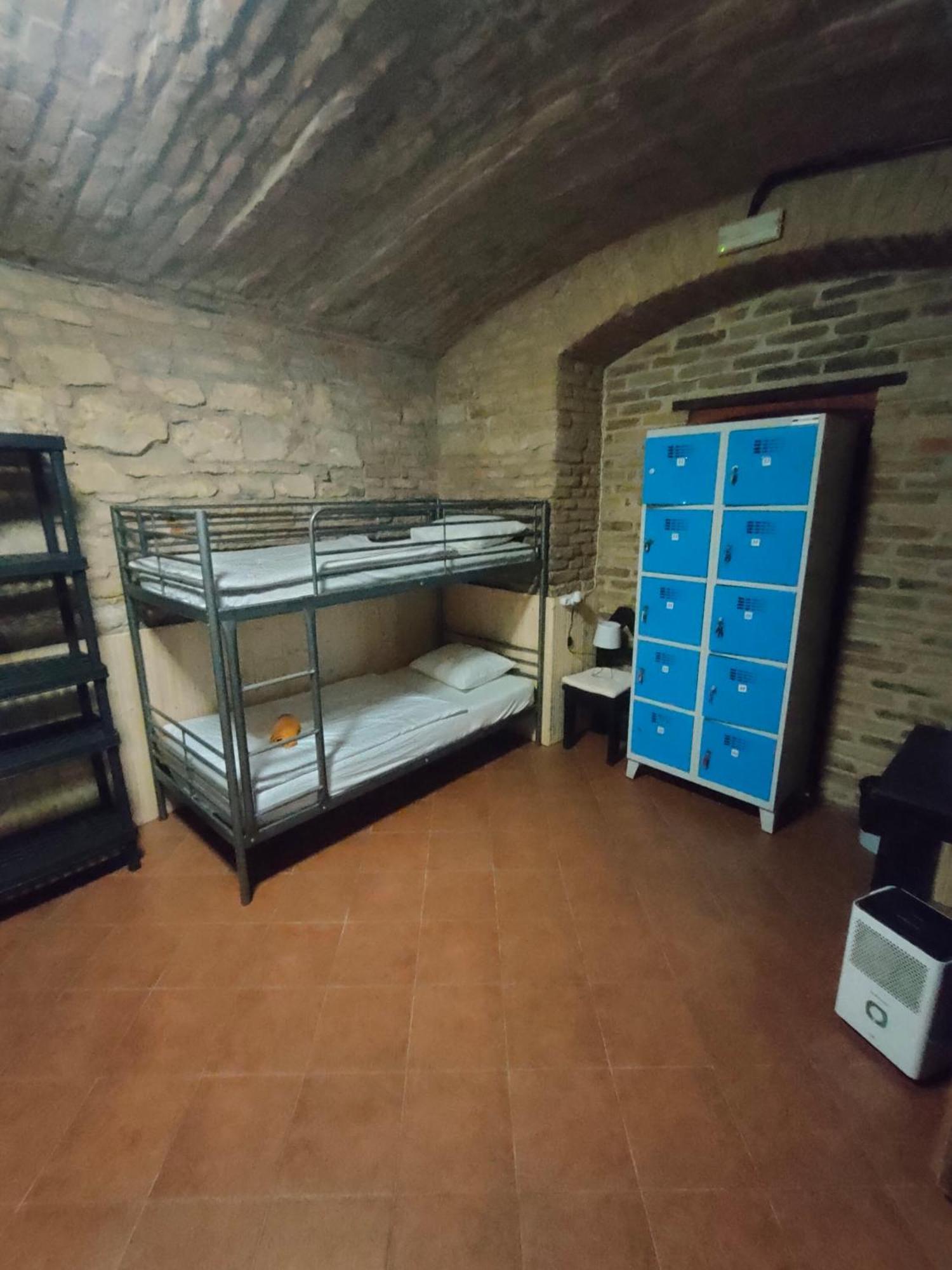 Alba Hostel Praag Buitenkant foto