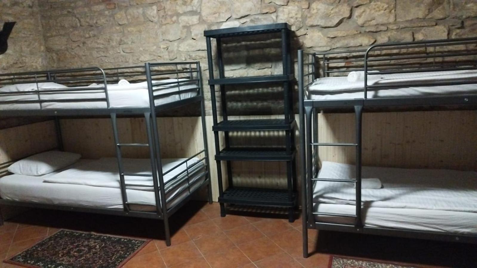 Alba Hostel Praag Buitenkant foto