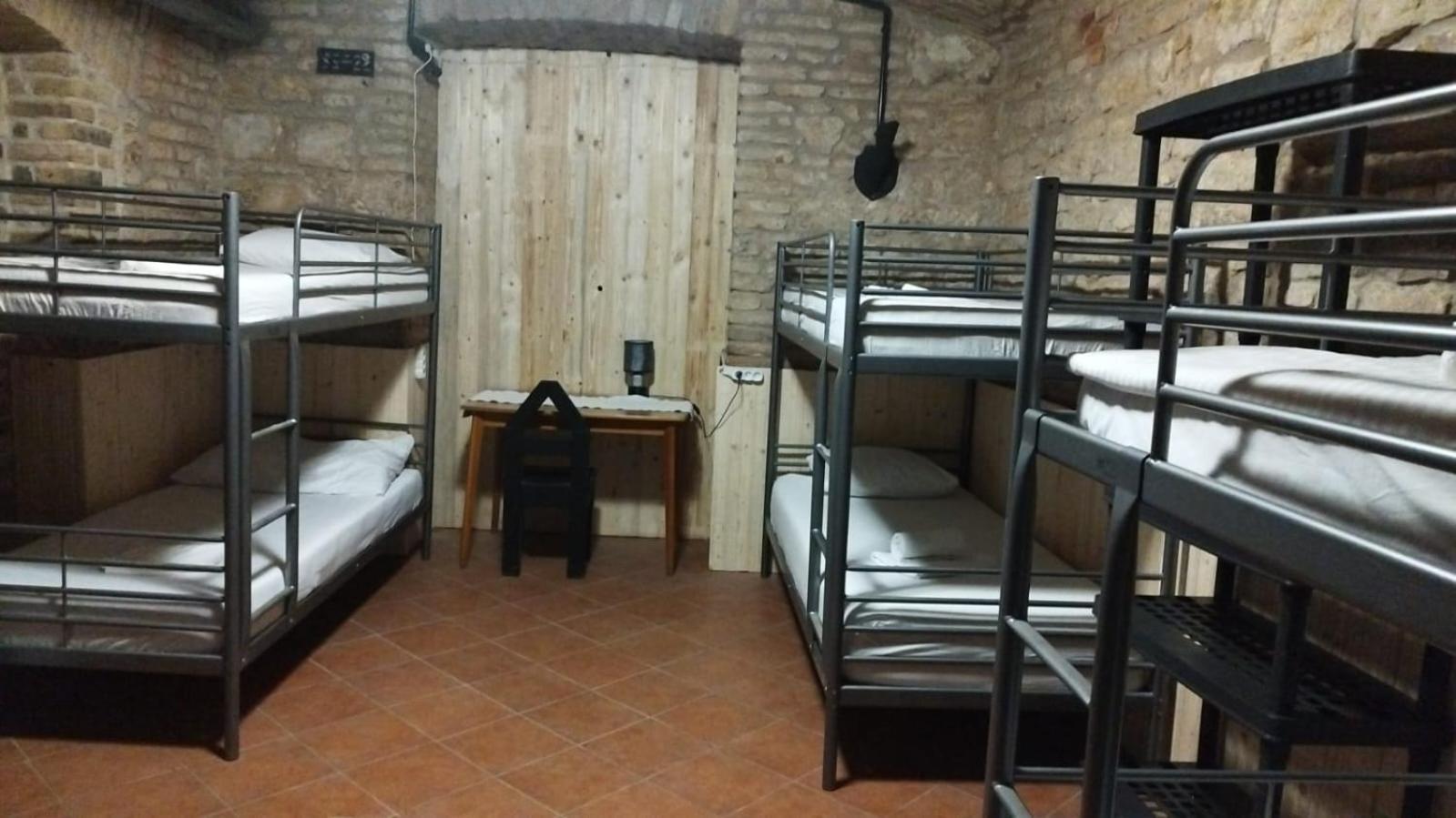 Alba Hostel Praag Buitenkant foto