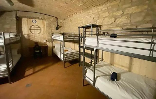 Alba Hostel Praag Buitenkant foto